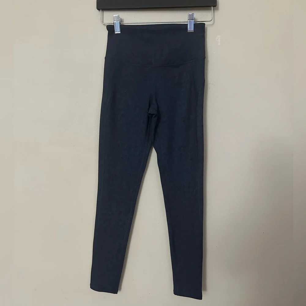 Vuori Pace High Rise Legging! Ocean Texture Blue! EUC - Picture 3 of 8